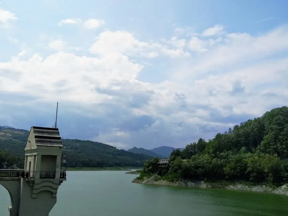 Lago Trebecco - diga del Molato